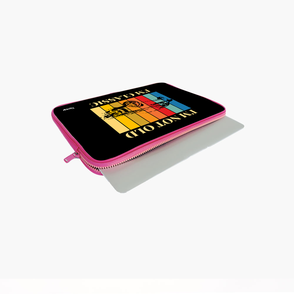 "I'M NOT OLD" Laptop Sleeves:Bold Modern Design for Every Size