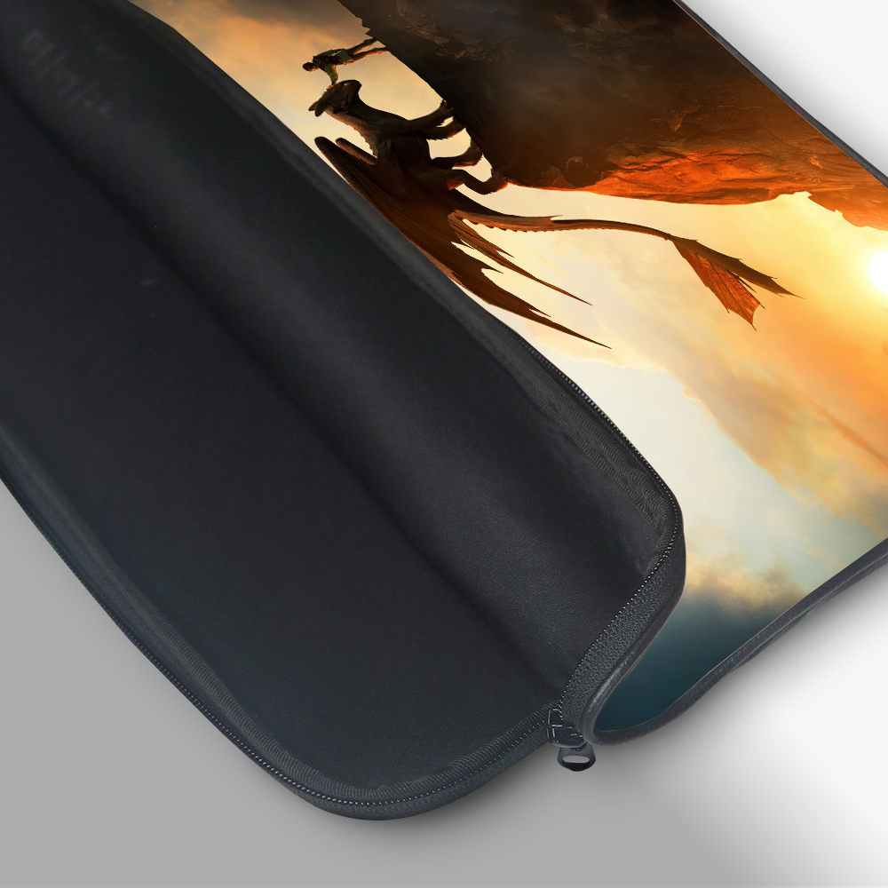"HOW TO TRAIN YOUR DRAGON" -Laptop Sleeves:Bold Modern Design for Every Size