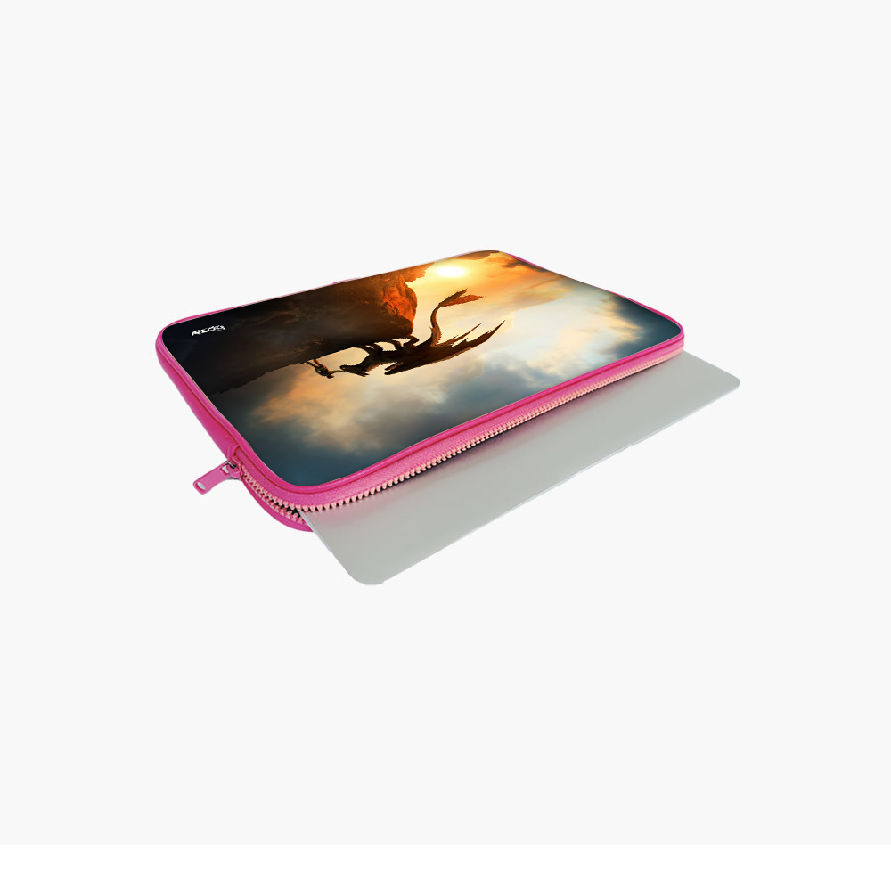 "HOW TO TRAIN YOUR DRAGON" -Laptop Sleeves:Bold Modern Design for Every Size