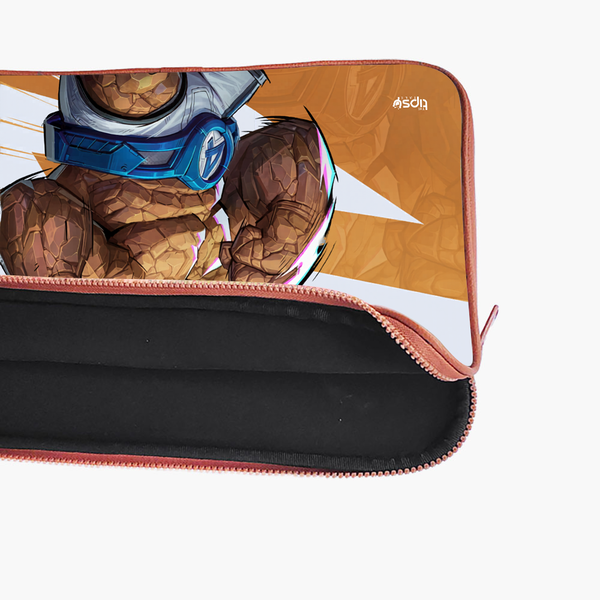 "VANGUARD - THE THING" -Laptop Sleeves:Bold Modern Design for Every Size