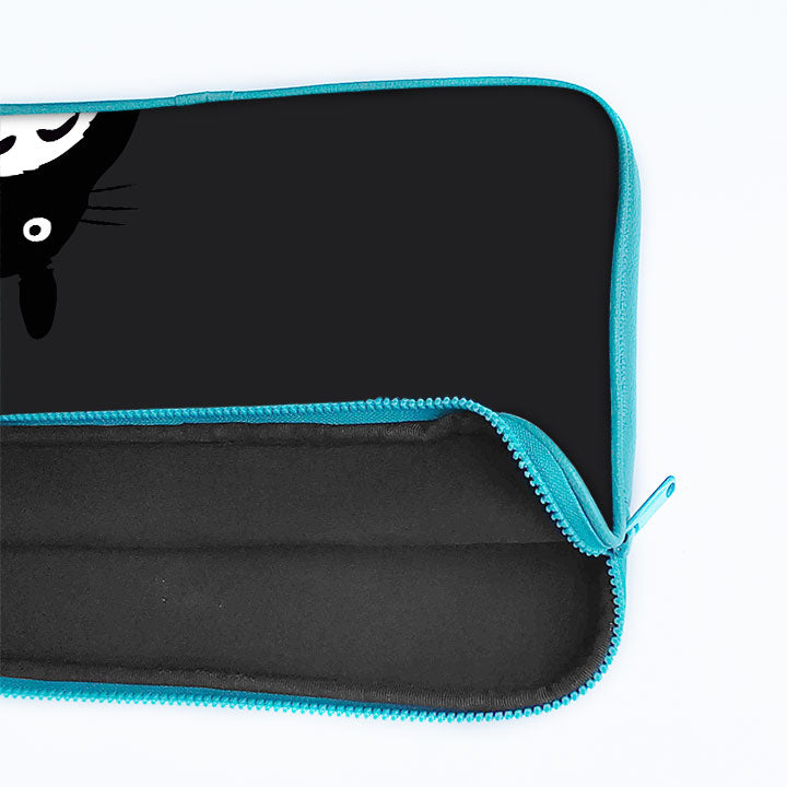 "Perky Animal Theme" Laptop Sleeves:Bold Modern Design for Every Size