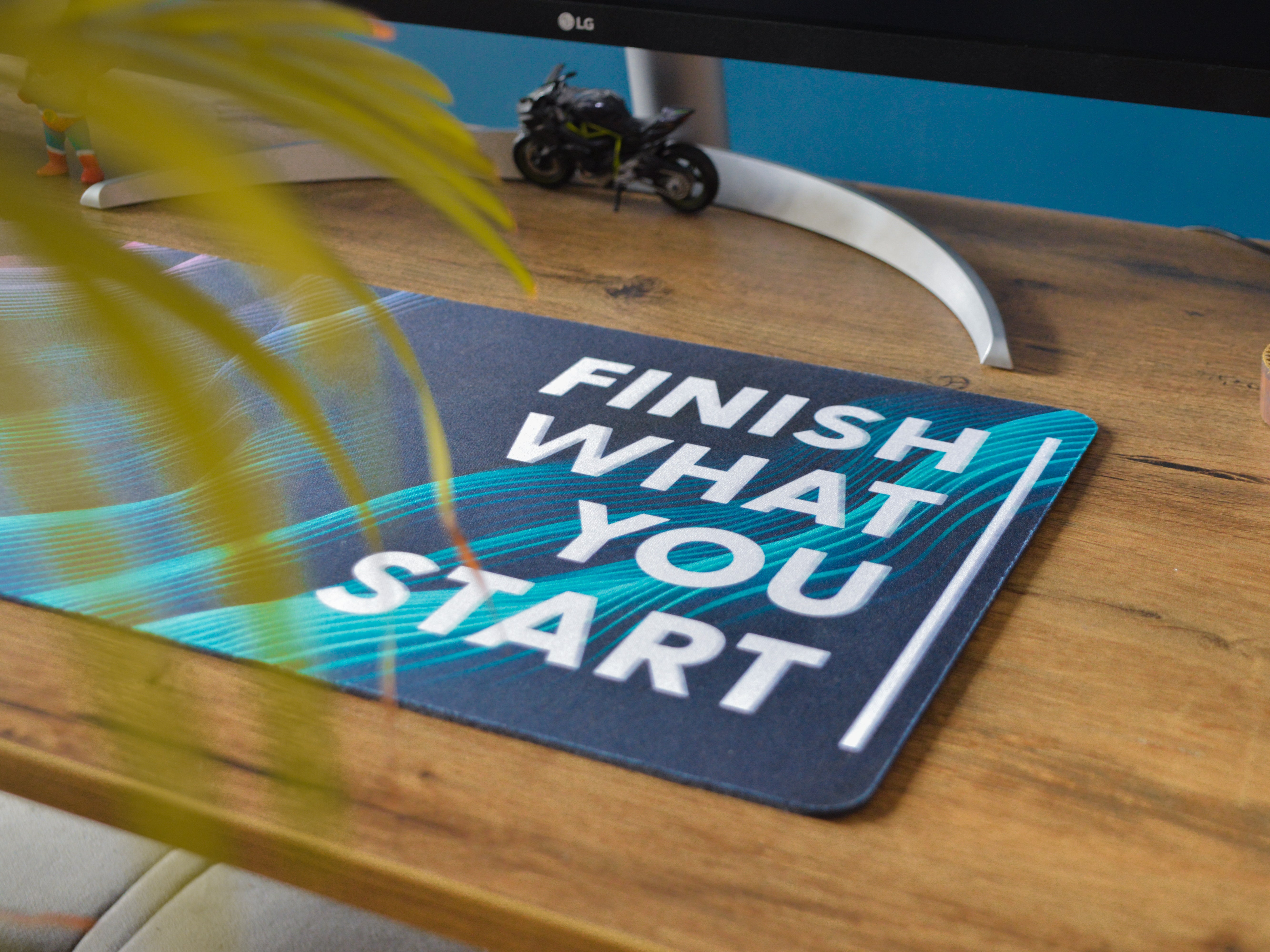 "Wave of Motivation" Gaming Mousepad – Elevate Your Gaming Experience