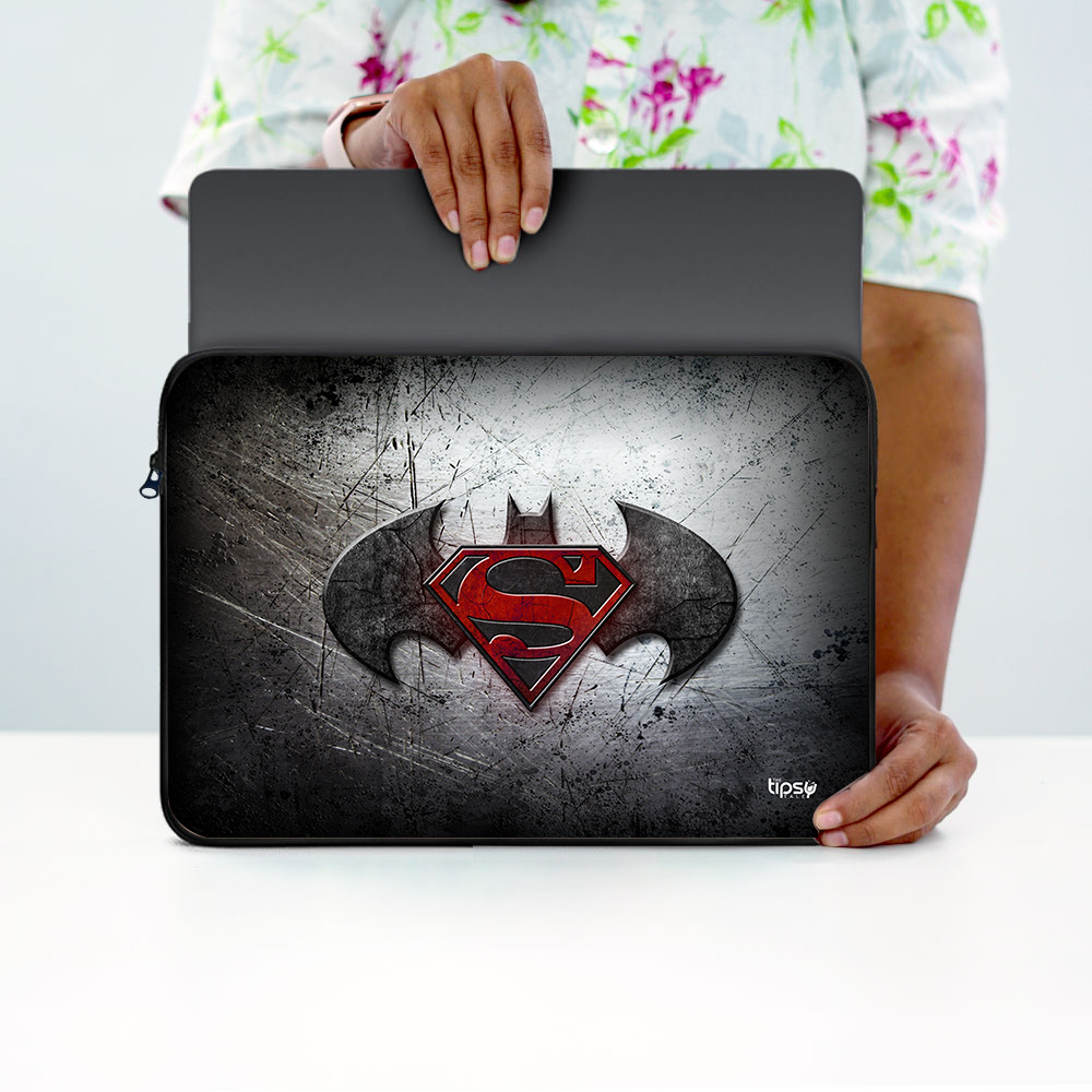 "BATMAN VS SUPERMAN" Laptop Sleeves:Bold Modern Design for Every Size