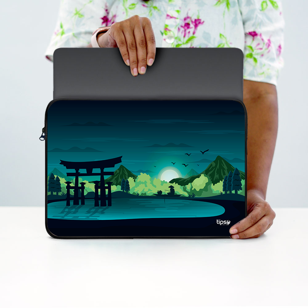 "JAPAN ANIMMATION VIEW" Laptop Sleeves:Bold Modern Design for Every Size