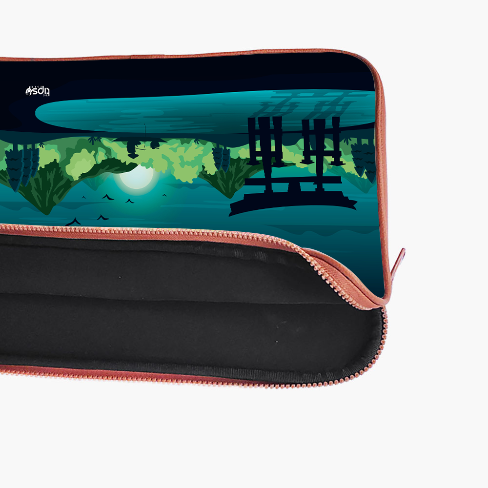 "JAPAN ANIMMATION VIEW" Laptop Sleeves:Bold Modern Design for Every Size