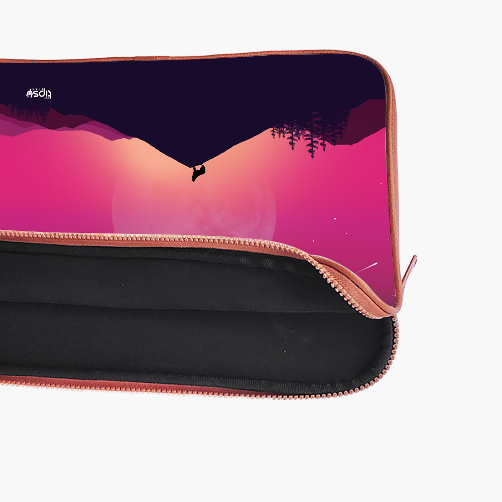 "WOLF IN THE HILLS" Laptop Sleeves:Bold Modern Design for Every Size