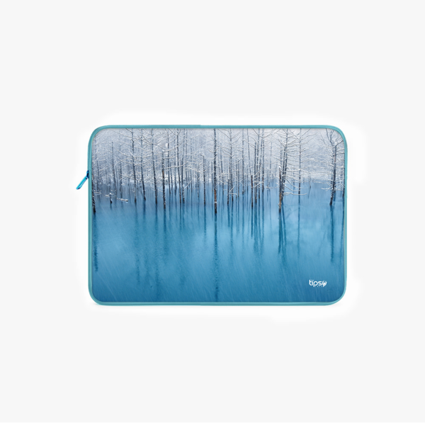 "FREEZED TREES" -Laptop Sleeves:Bold Modern Design for Every Size
